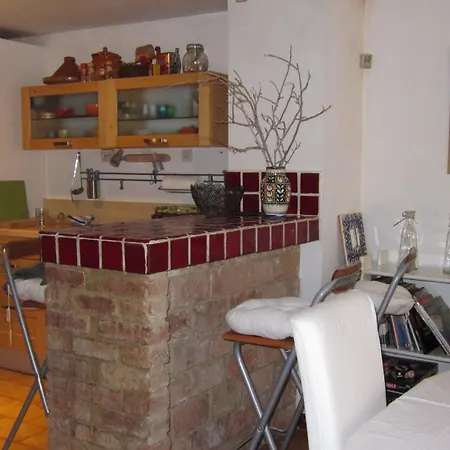 Dans Maison De Caractere Nîmes